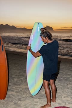 Visita nuestra fábrica y haz surf con nosotros en Macumba Beach