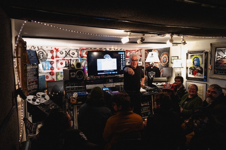 Step into post-punk and industrial Chicago · ☆5.0