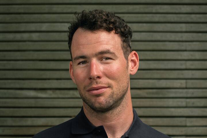 Ride with Sir Mark Cavendish at the Grand Palais