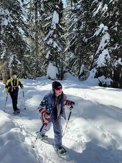 温哥华松鸡山雪鞋健行之旅