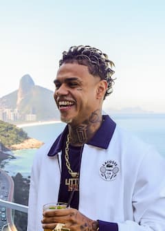 לשמוע את השירים החדשים של MC Cabelinho במסיבה יומית