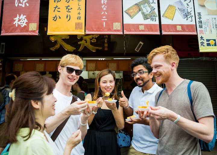 Кулинарна и културна обиколка на рибния пазар „Цукиджи“ в Токио