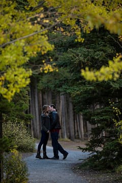 Take photos in Banff's scenic mountain spots