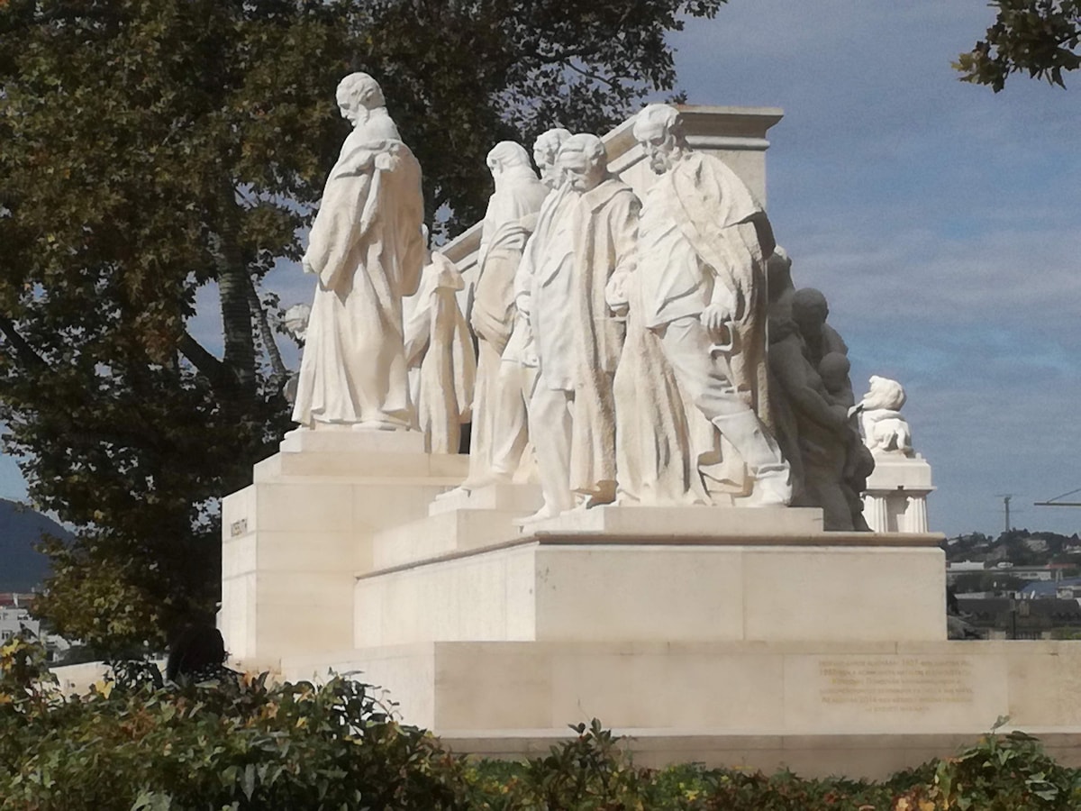 Unravel communist Budapest with a local historian