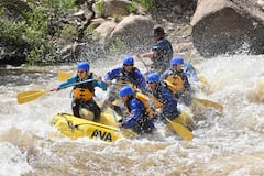 Aventura de rafting de medio día en Browns Canyon