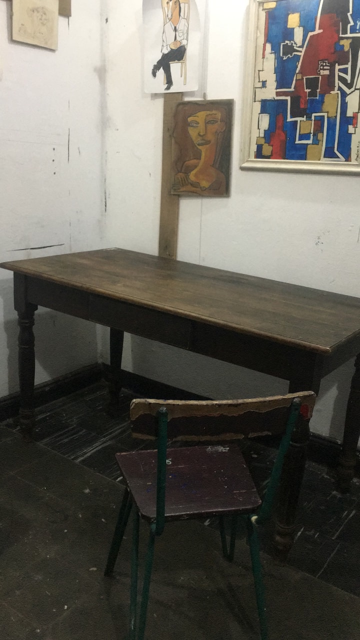 Ателие за пътуваща книга с игли