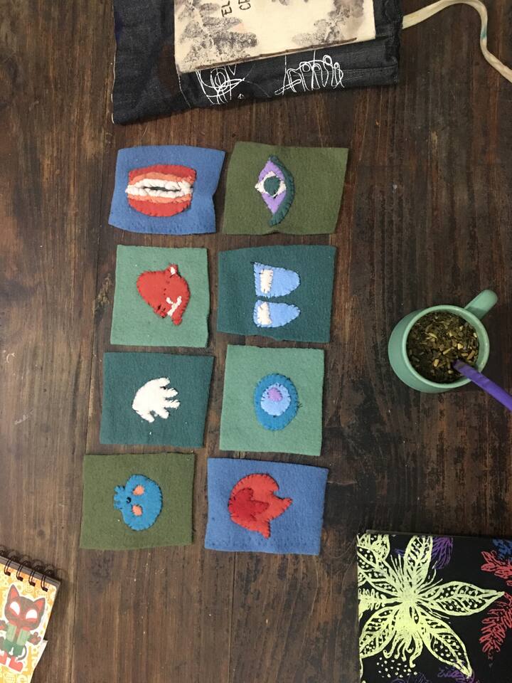 Ателие за пътуваща книга с игли