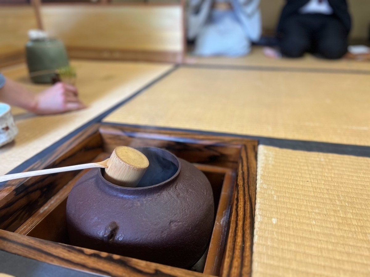 Private tea & sushi in a historic tea room