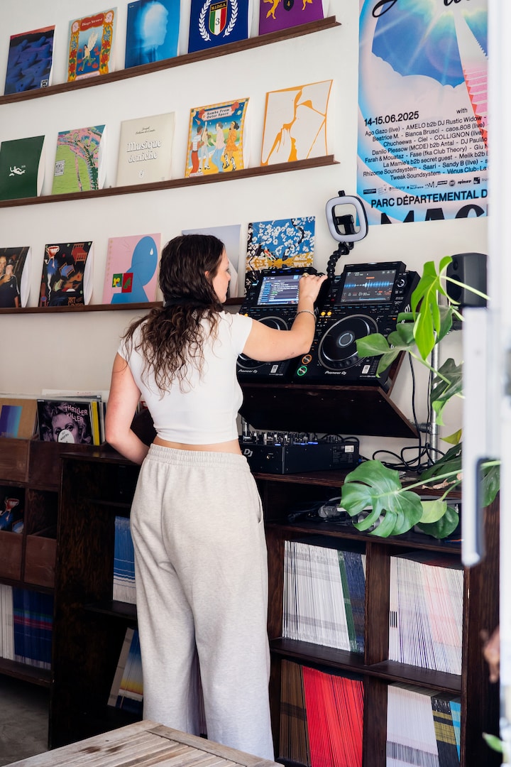 Learn to DJ at a famed Parisian label's HQ · ☆4.96
