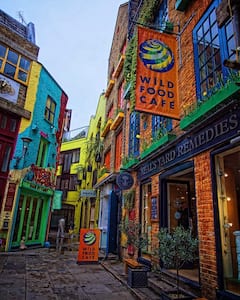 Secret Covent Garden: Hantu Teater dan Tarot