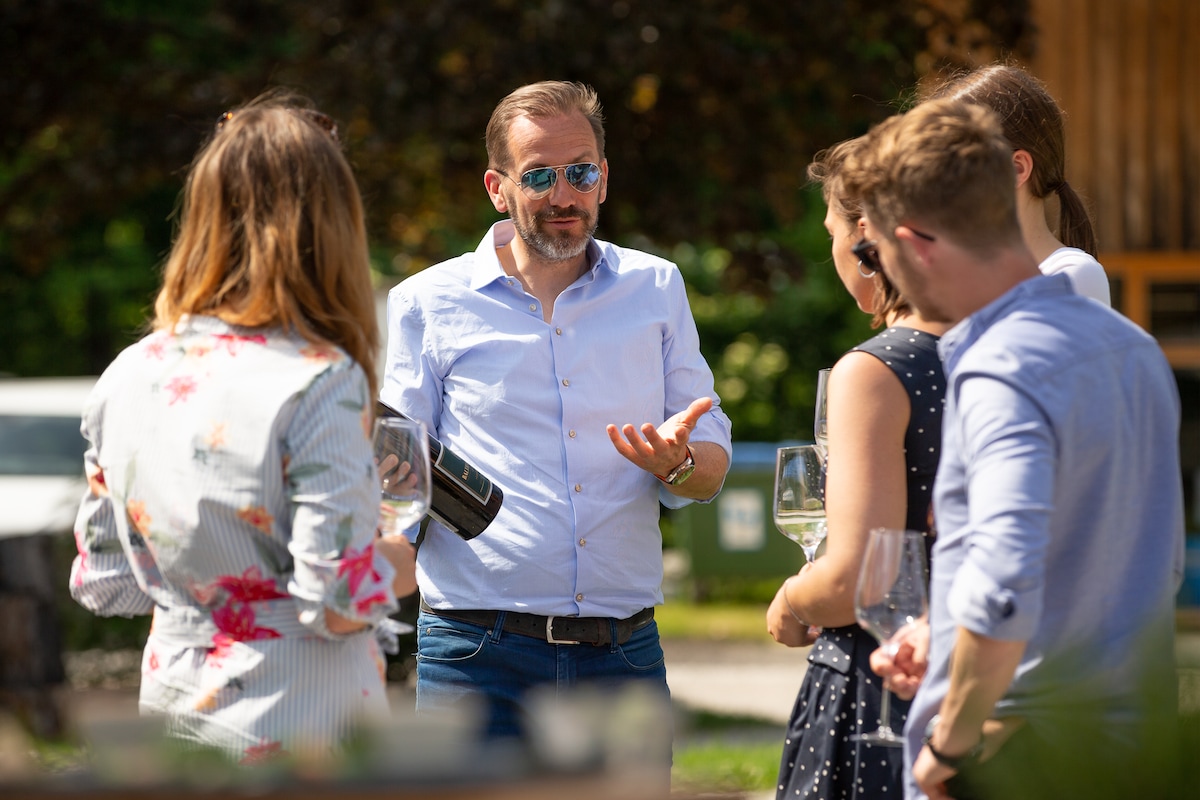 Vineyard tour with a Mercedes Benz G-Class