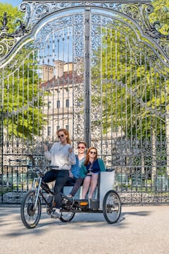 Recorre Newport en bicitaxi con un local durante 1 hora