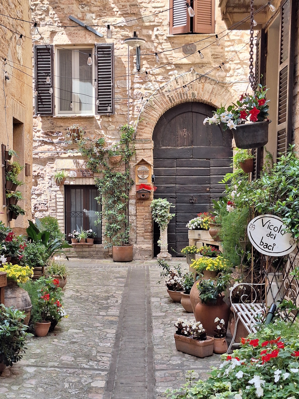 Explore Spello with a rhyming scavenger hunt