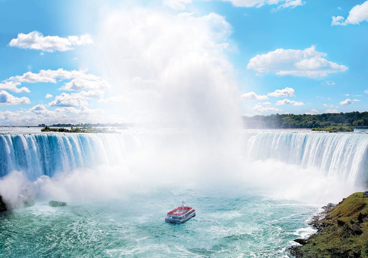 Niagara Falls Day & Evening Tour With Boat Cruise