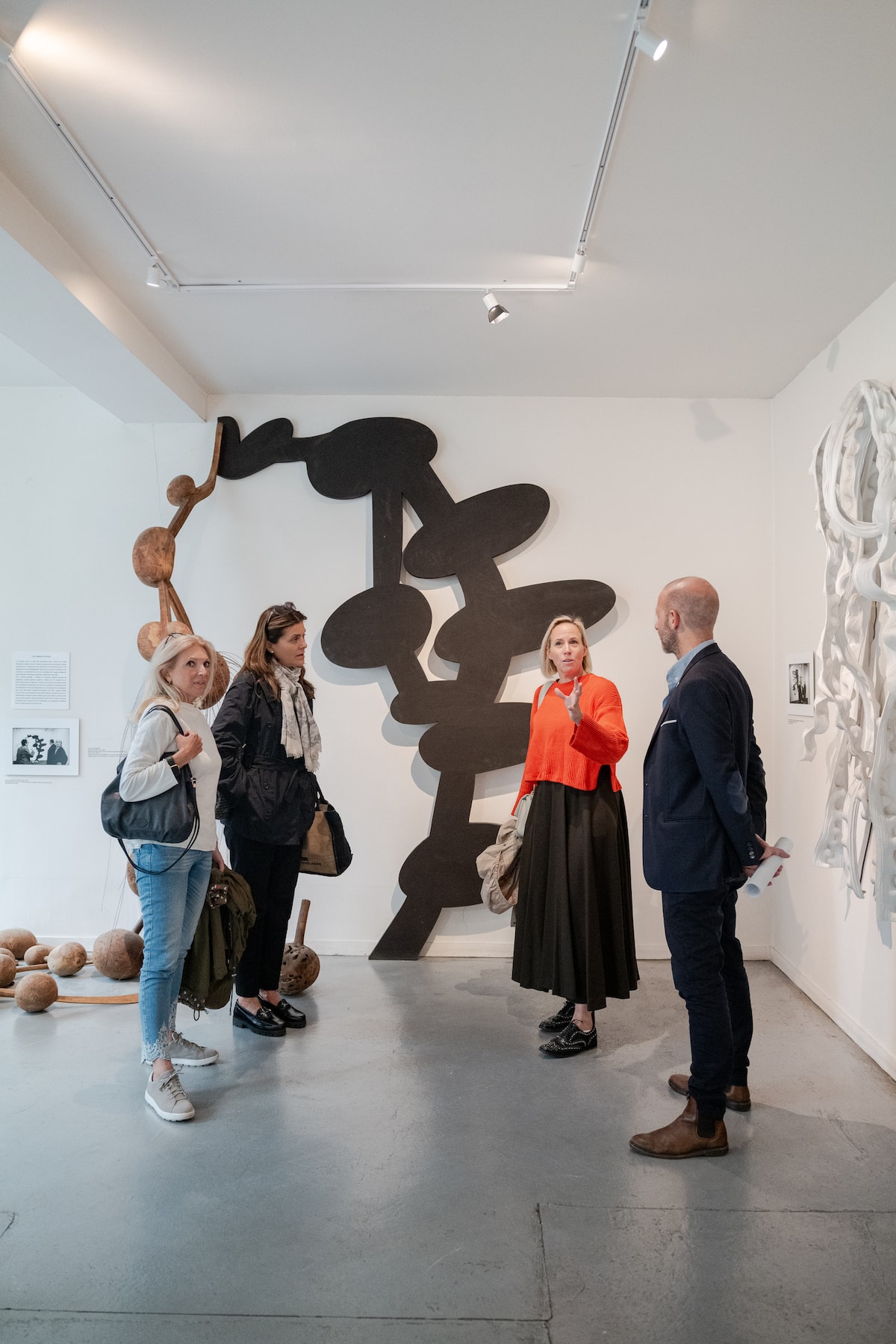 Walk/visit Montparnasse with an art world insider · ☆4.33