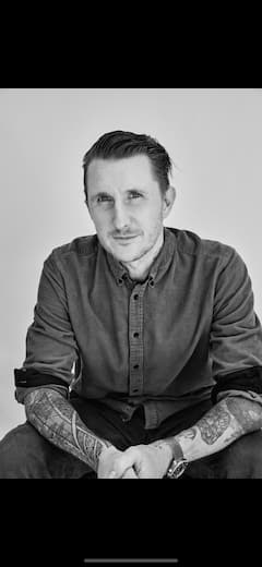 与 Scott Campbell 一起纹身艺术
