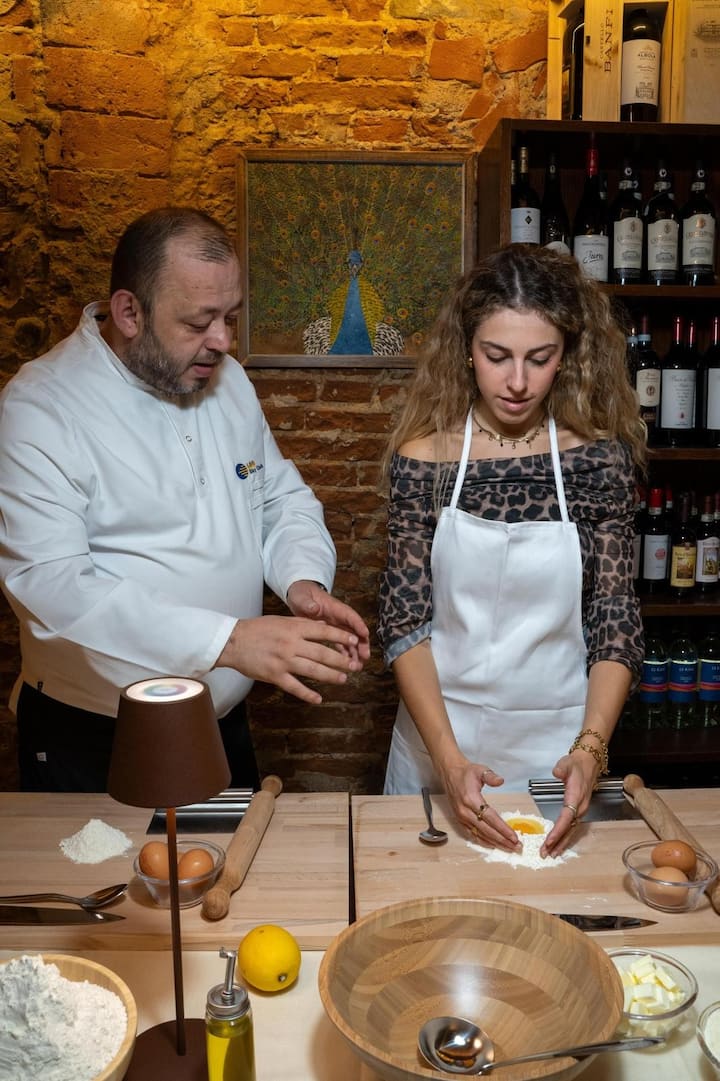 Mëso të bësh makarona, ravioli dhe tiramisu me verë