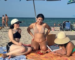 เพลิดเพลินกับวันหยุดริมชายหาดแบบคนท้องถิ่น: ชิลๆ และเข้าสังคม