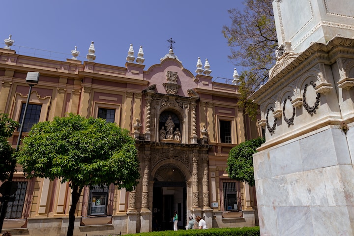 Uncover Seville's art masterpieces · ☆5.0