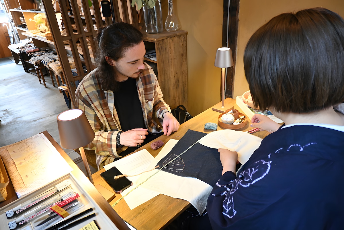 Make a cross stitch piece with Kojima denim and sashiko