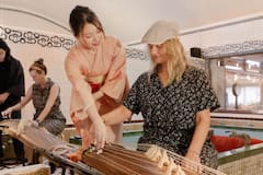 Concierto de fusión de koto y taller de koto en una casa de baños