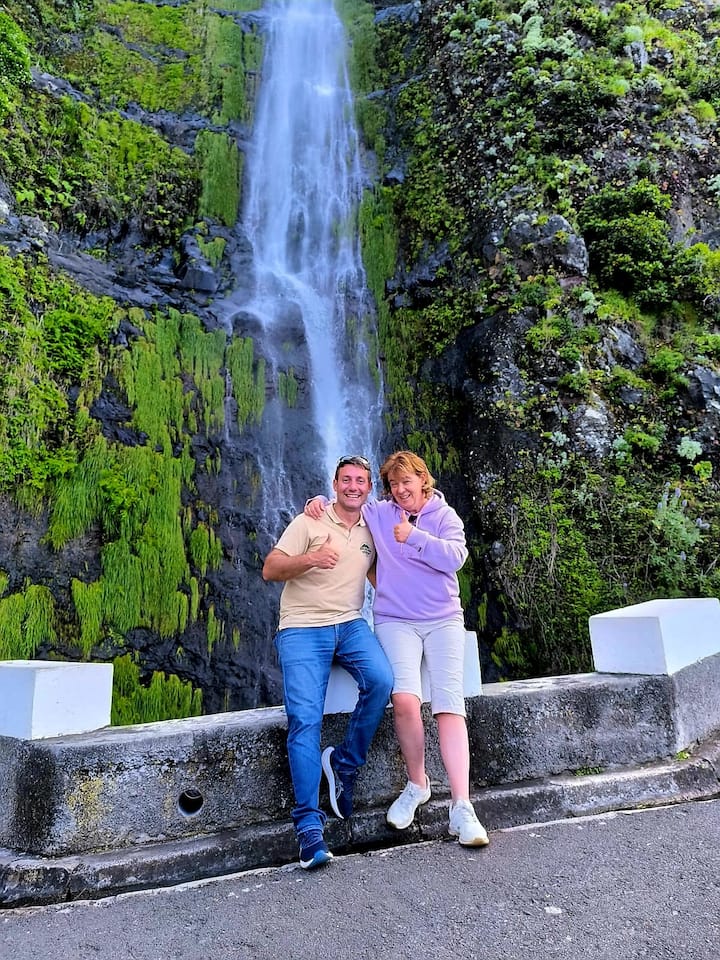 გაიარეთ ფანალის ტყეში, ჩანჩქერებსა და აუზებში