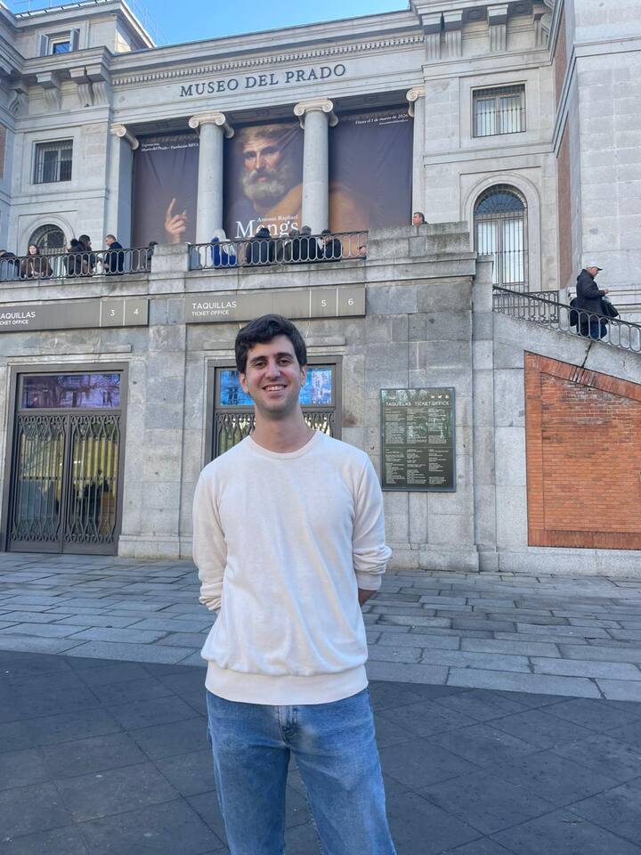 Mëso për artin dhe historinë nga një doktorant