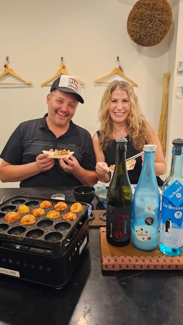 Degustim sakeje dhe gatim takoyaki në Osaka