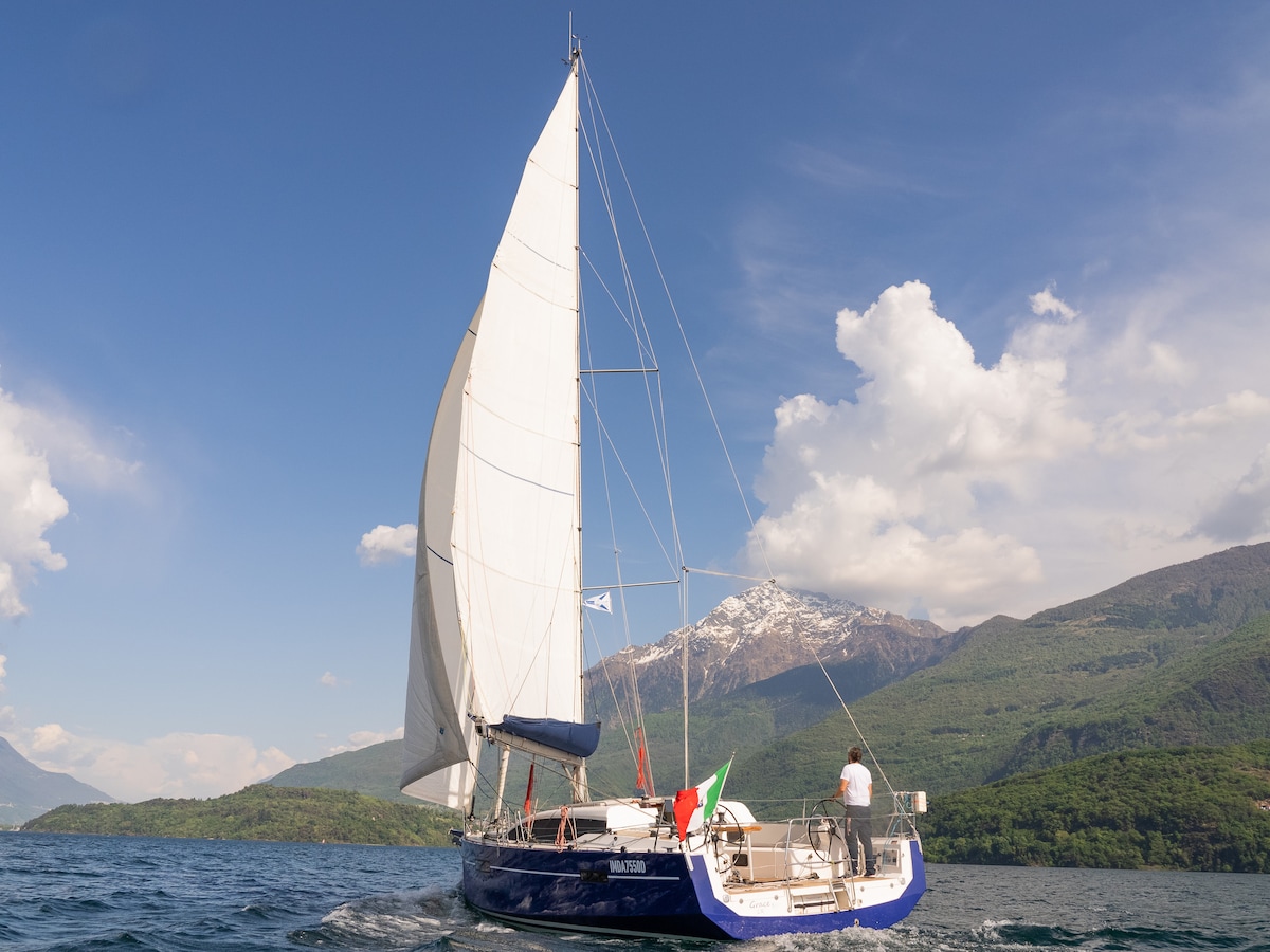 Explore Lake Como with a local skipper