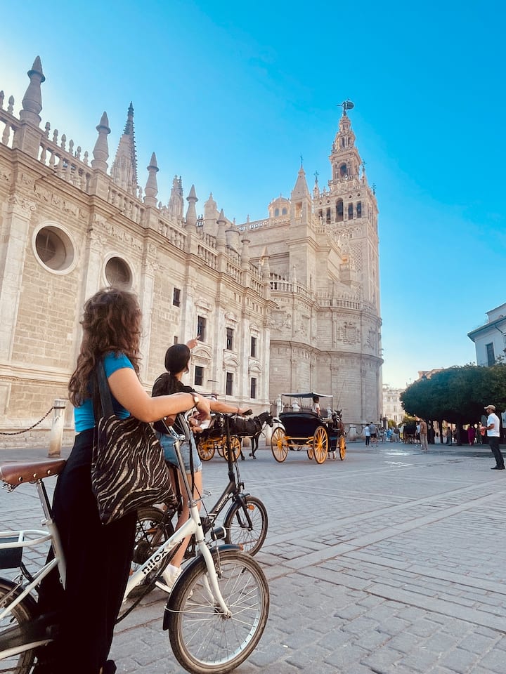 Zbulo Sevillën me biçikletë elektrike me një vendas