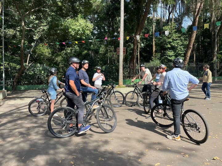 Explore São Paulo by bike: culture and history