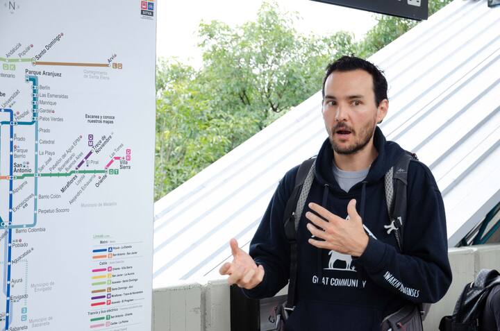 Kafe, dafina dhe ushqim i shijshëm