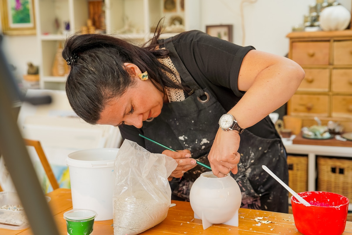 Create a Jesmonite vase or piece of jewellery