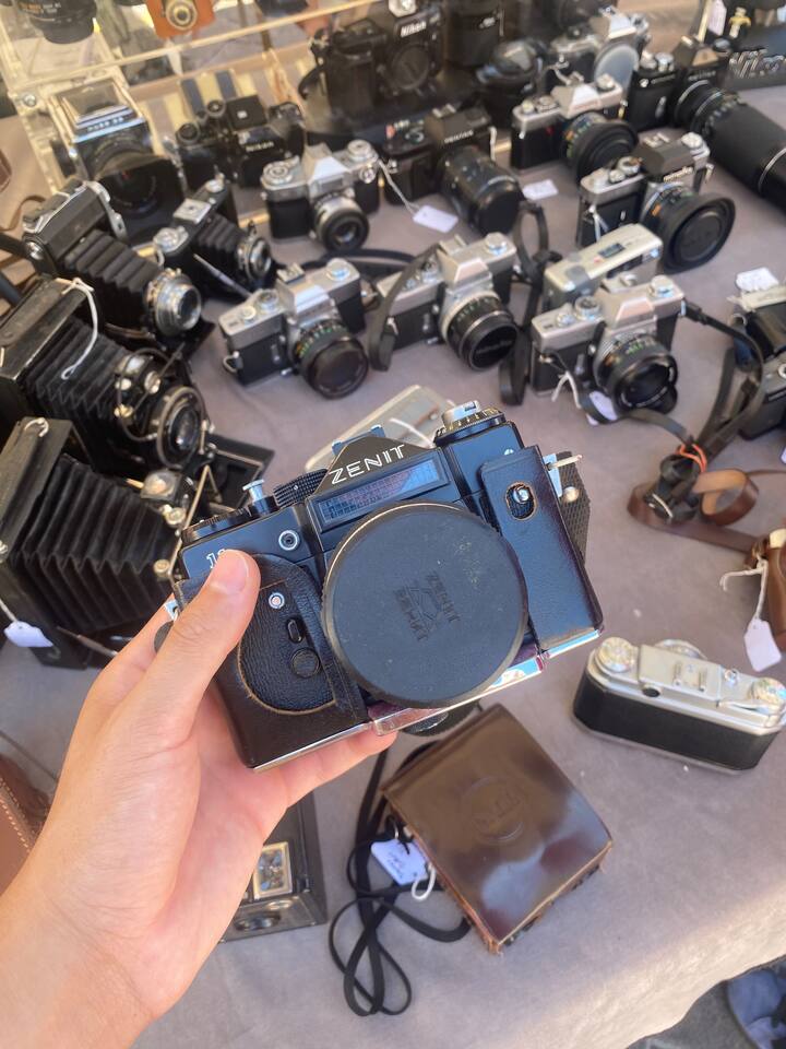 Paseo por el casco antiguo de Niza y la fortaleza en ruinas