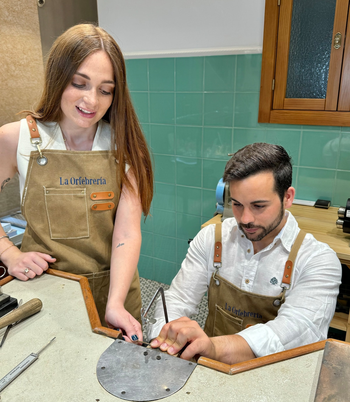 Be a real jeweler for a day, create your own jewelry