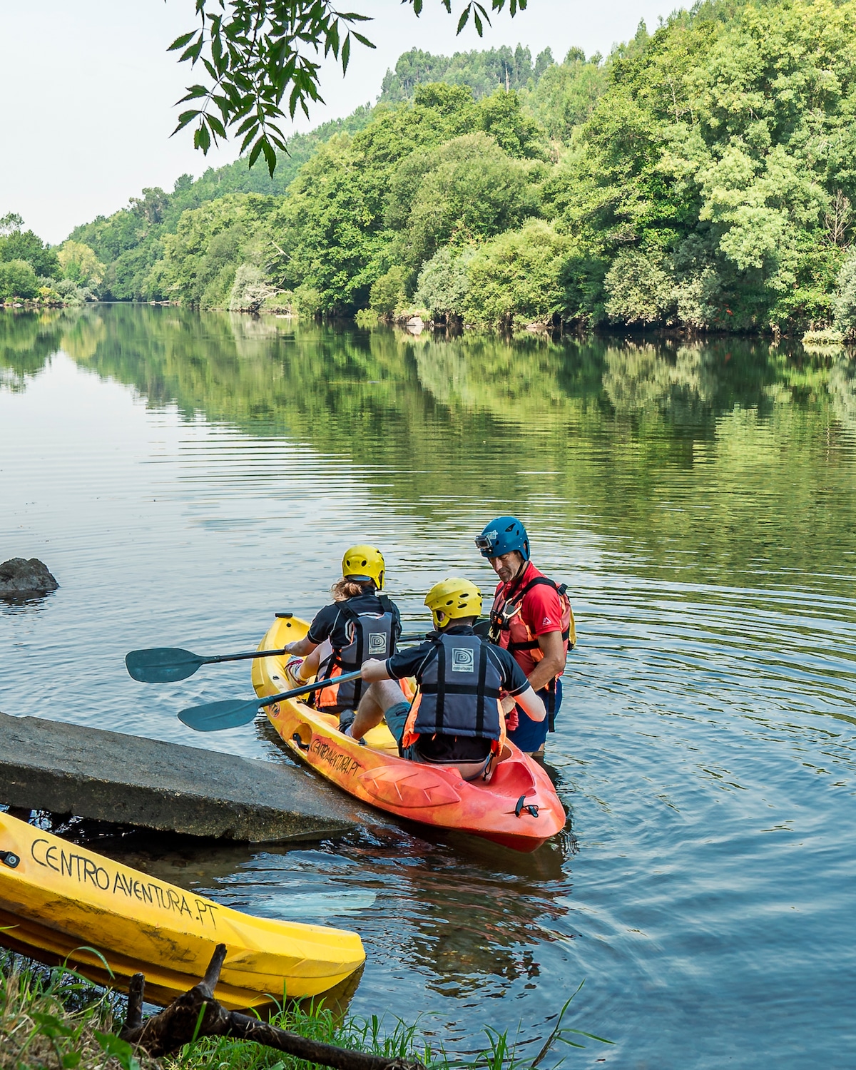 Guided kayak adventure on the Lima River