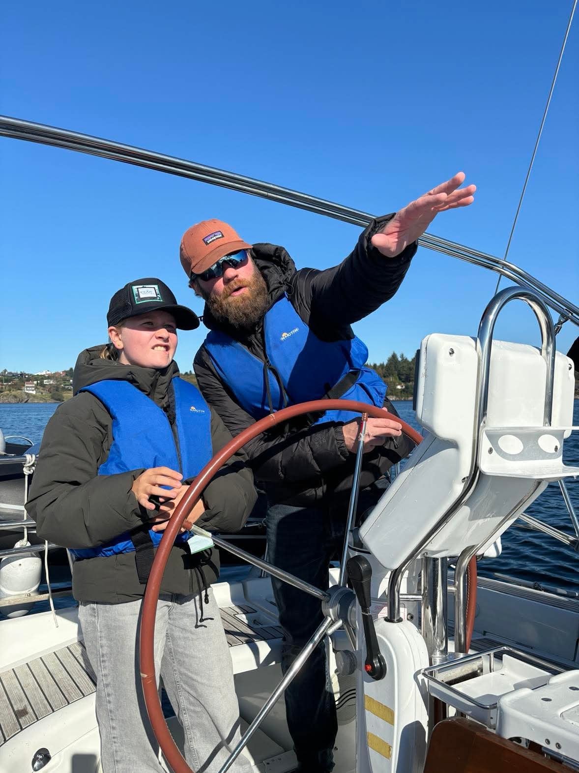 Sailing in the fjords and discover Lysøen