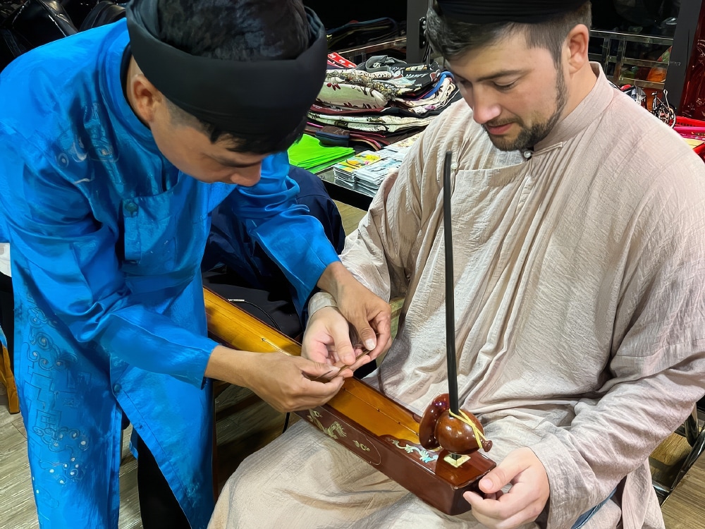 Boat Tour Dinner Cruise on the Perfume River