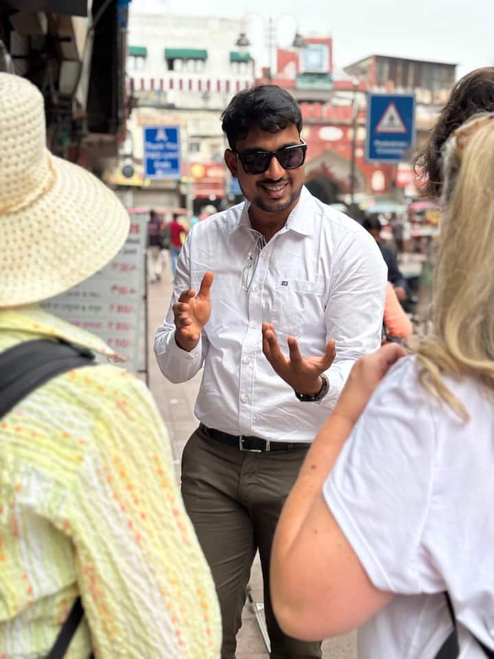 Разгледайте Агра с историк