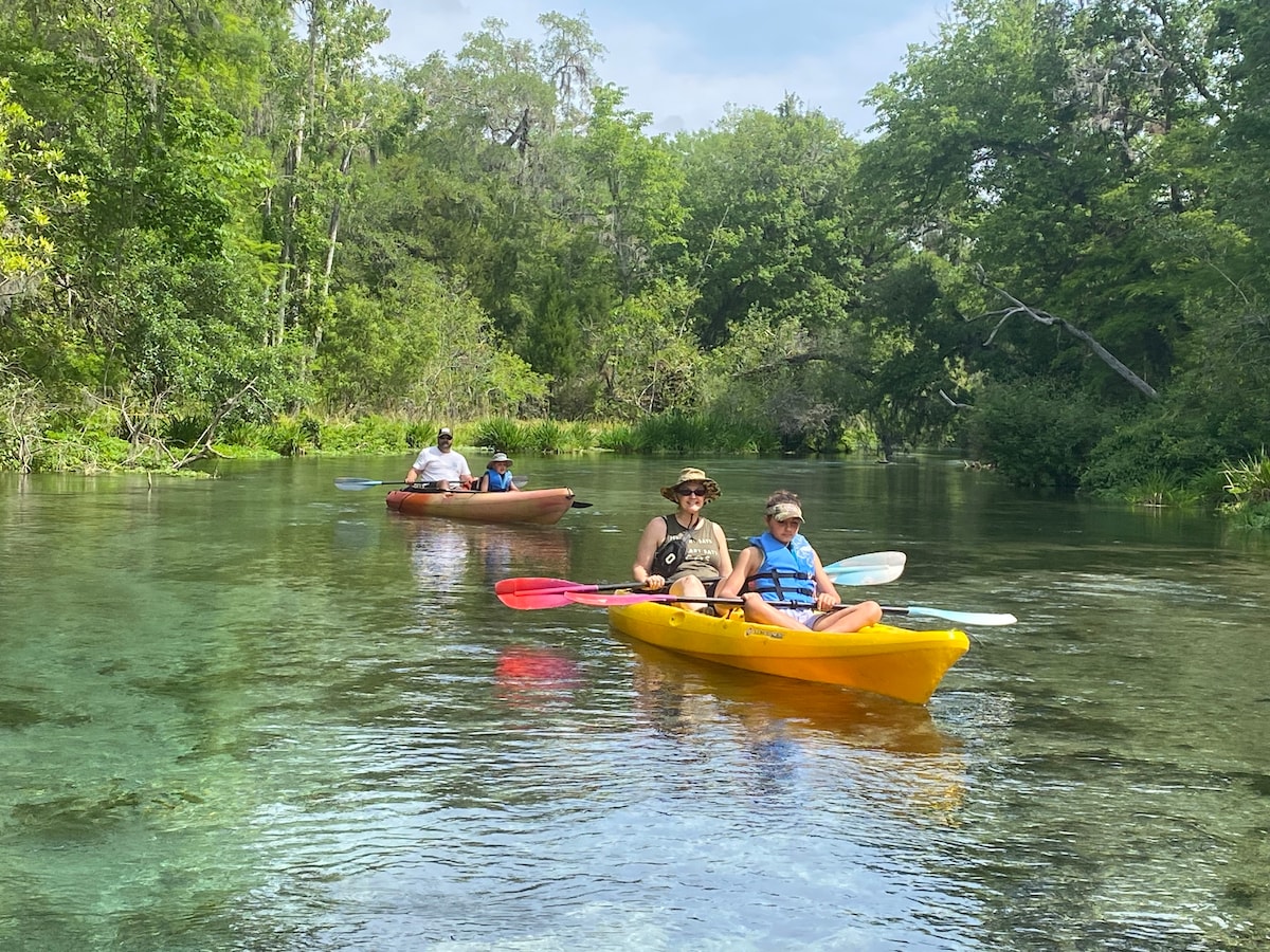 Guided Kayak tour of the springs