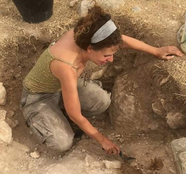 Предисторията на Малта с археолог