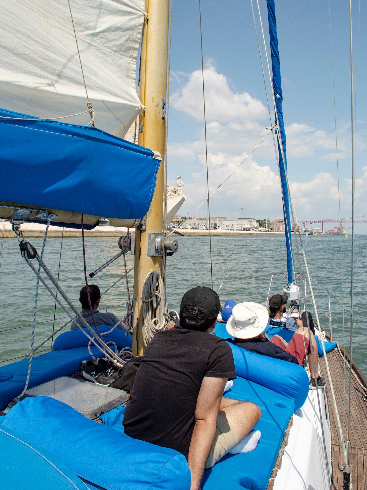 Sailing tour of beautiful lisbon