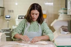 Bake an artisanal baguette with a master baker