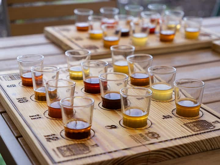 Degustación de ron artesanal junto al mar en Pandy Beach