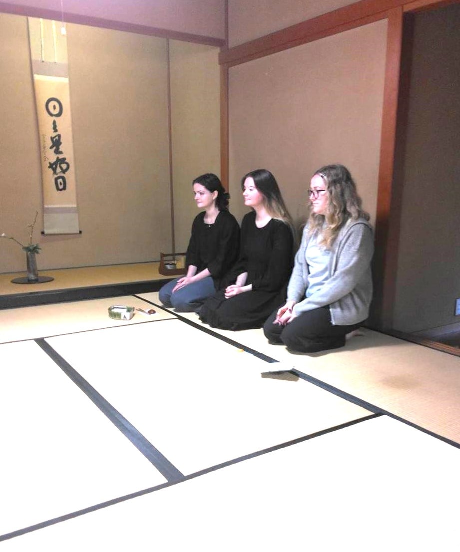 Tea ceremony at the foot of Mt. Fuji
Make tea with natural water from Mt. Fuji