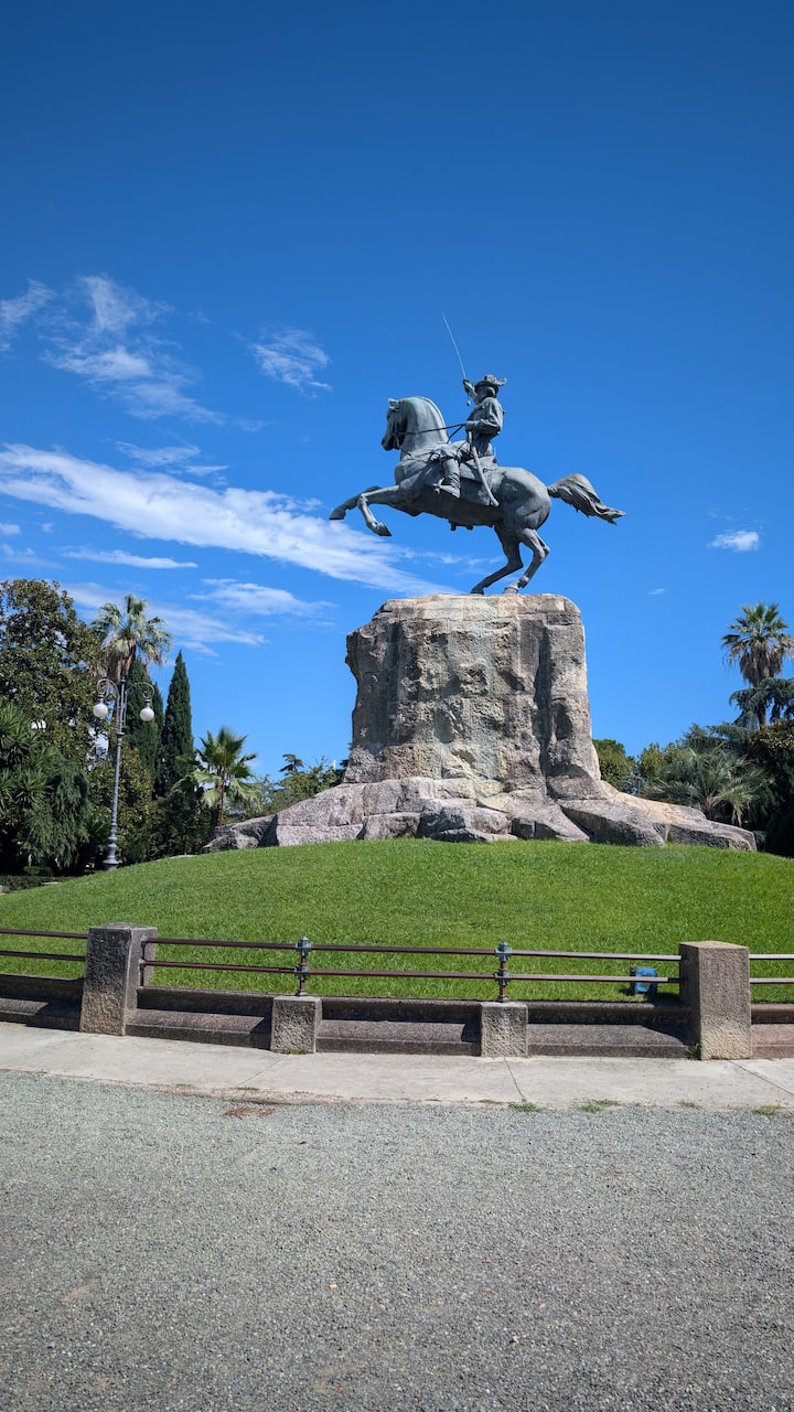 Discover the secrets of La Spezia while running