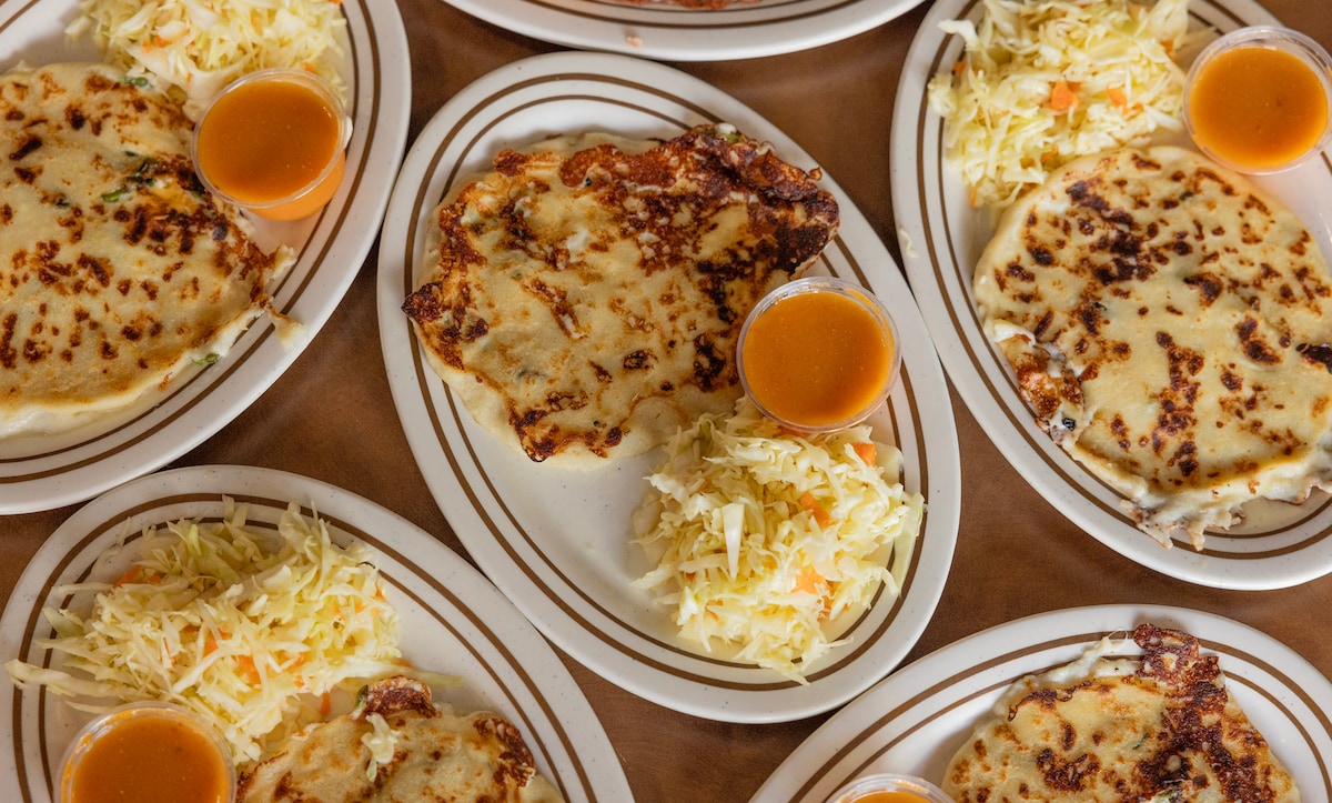 5-course walking food tour in Dallas: Bishop Arts