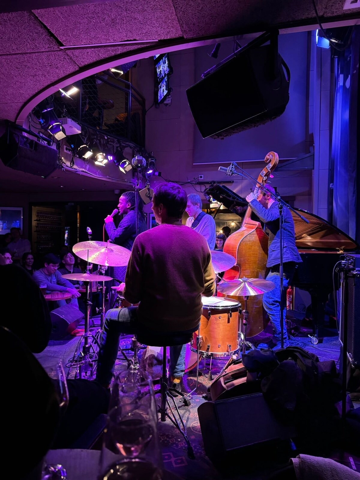 Echoes of Paris: Experience Underground Live Music