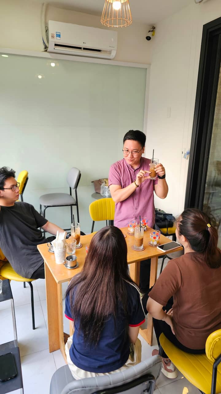 Приготвяне на емблематично кафе от 3 региона на Виетнам