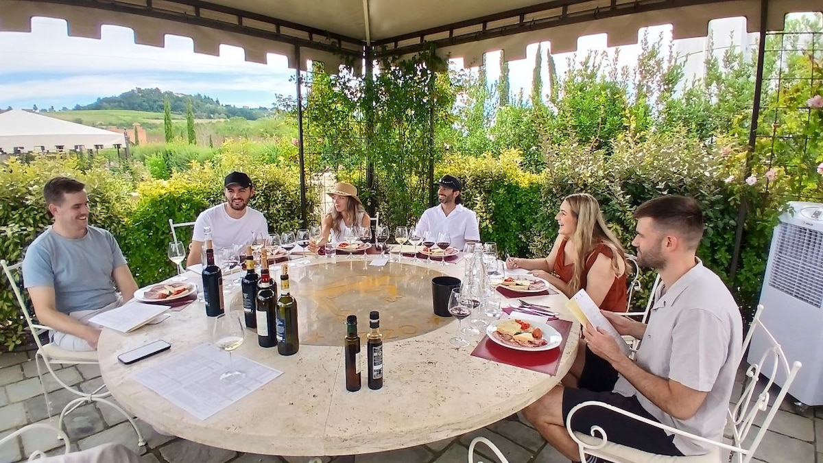 Tuscany Horseback Riding & Winery Tour with Lunch